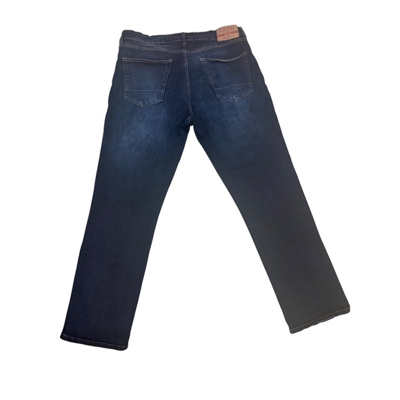 IZOD Mens Relaxed Fit Comfort Stretch Jeans Dark Wash 38x34 - Picture 2 of 6